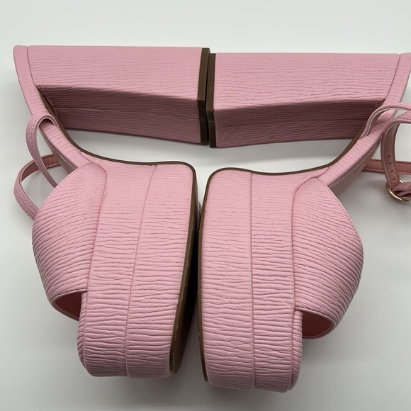 ASOS DESIGN PINK CHUNKY SANDALS, only wore once down my driveway and back - Picture 6 of 8